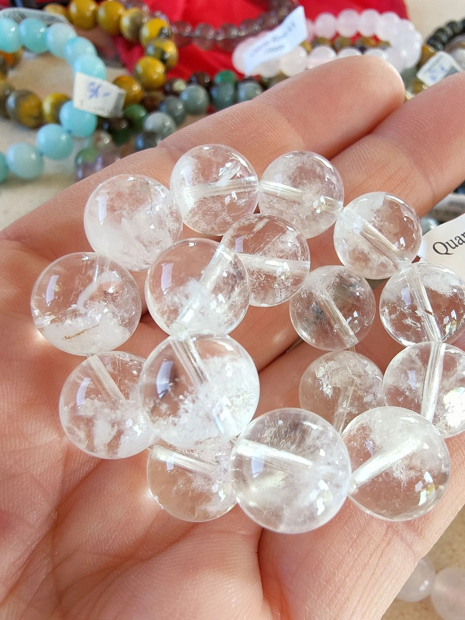 Un bracelet en quartz fantôme AA